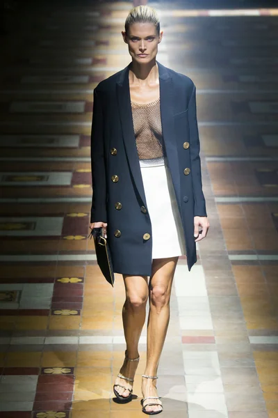 Look 13